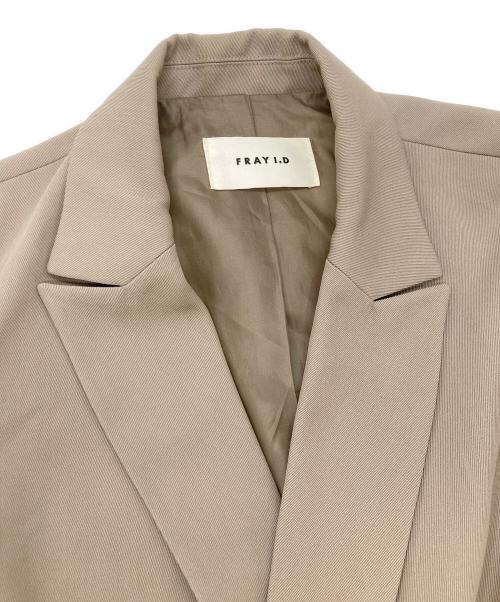 FRAY ID（フレイ アイディー）FRAY ID (フレイ アイディー) ダブルブレストピークドラペルジャケット ベージュの古着・服飾アイテム