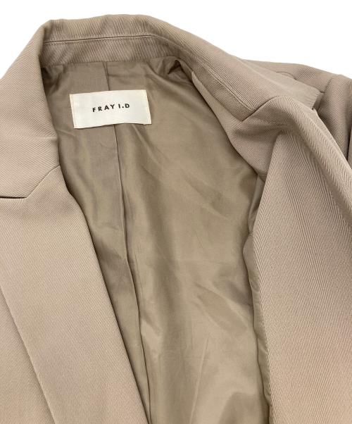 FRAY ID（フレイ アイディー）FRAY ID (フレイ アイディー) ダブルブレストピークドラペルジャケット ベージュの古着・服飾アイテム
