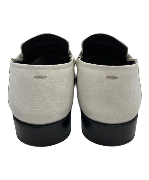 Maison Margiela（メゾンマルジェラ）Maison Margiela (メゾンマルジェラ) レザーローファー ホワイト サイズ:	SIZE 37の古着・服飾アイテム
