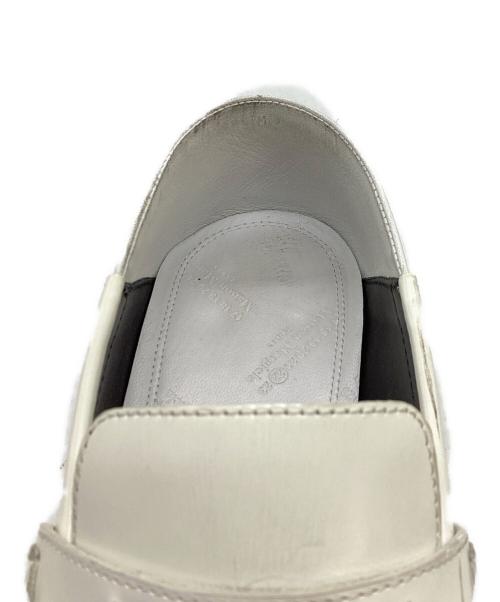 Maison Margiela（メゾンマルジェラ）Maison Margiela (メゾンマルジェラ) レザーローファー ホワイト サイズ:SIZE 37の古着・服飾アイテム