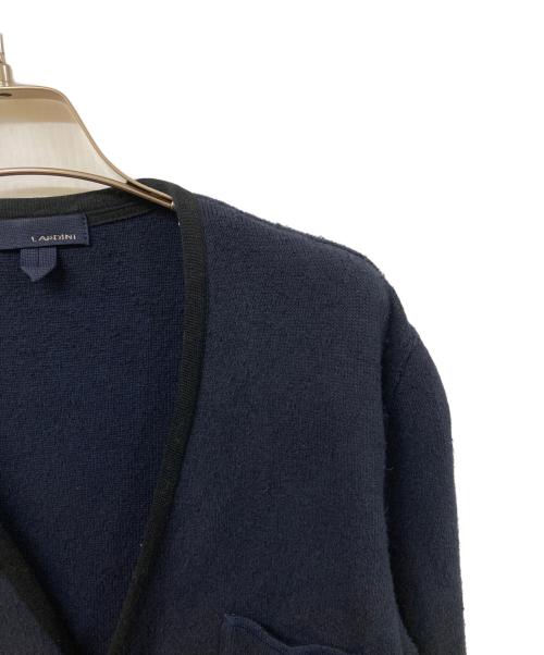 LARDINI（ラルディーニ）LARDINI (ラルディーニ) コットンナイロン パイピングノーカラージャケット ネイビー サイズ:SIZE Mの古着・服飾アイテム