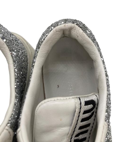MIU MIU（ミュウミュウ）MIU MIU (ミュウミュウ) グリッタースニーカー ホワイト サイズ:	SIZE 35.5の古着・服飾アイテム