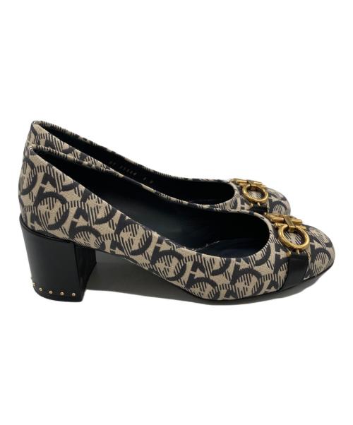 Salvatore Ferragamo（サルヴァトーレ フェラガモ）Salvatore Ferragamo (サルヴァトーレ フェラガモ) パンプス ブラック×ベージュ サイズ:	SIZE 8の古着・服飾アイテム