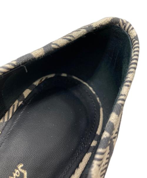 Salvatore Ferragamo（サルヴァトーレ フェラガモ）Salvatore Ferragamo (サルヴァトーレ フェラガモ) パンプス ブラック×ベージュ サイズ:	SIZE 8の古着・服飾アイテム