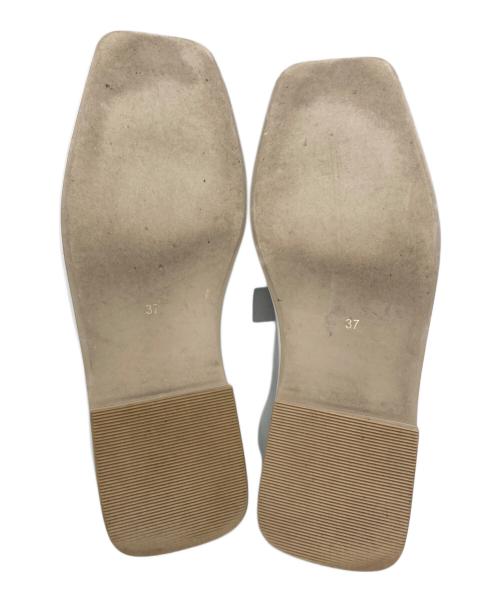 GEMMA LINN（ジェマ リン）GEMMA LINN (ジェマ リン) スクエアステッチリボンフラットシューズ ホワイト サイズ:	SIZE 37の古着・服飾アイテム