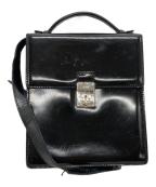 GUCCIグッチ）の古着「フラップトップエナメルショルダーバッグ」｜ブラック