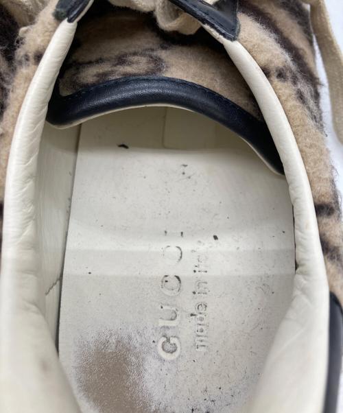 GUCCI（グッチ）GUCCI (グッチ) ローカットスニーカー ベージュ サイズ:SIZE 6の古着・服飾アイテム
