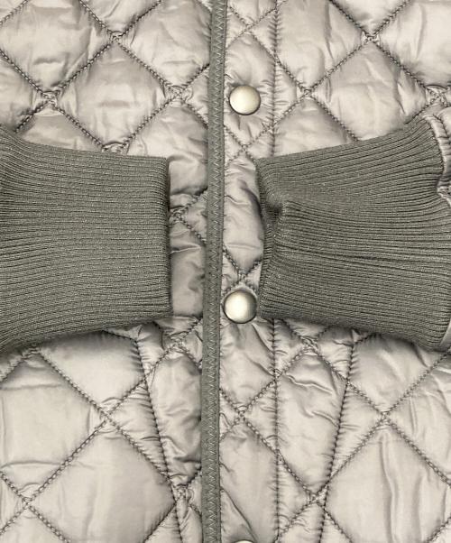 N°21 numero ventuno（ヌメロヴェントゥーノ）N°21 numero ventuno (ヌメロヴェントゥーノ) リバーシブルキルティングジャケット P22IN1M ネイビー×ブラック サイズ:Lの古着・服飾アイテム