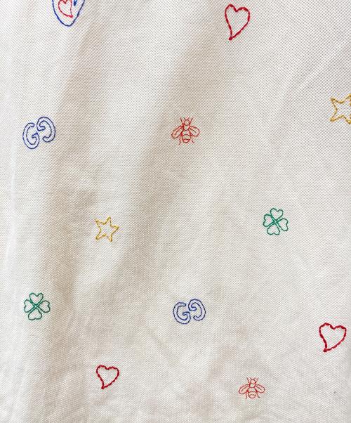 GUCCI（グッチ）GUCCI (グッチ) エンブロイダリー半袖ポロシャツ 625320 XJCNY ベージュ サイズ:Lの古着・服飾アイテム