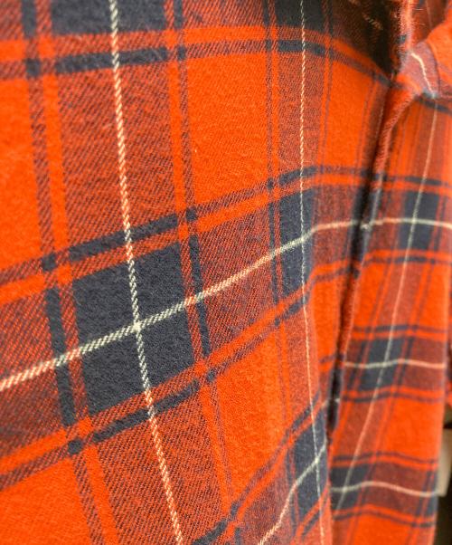 Vivienne Westwood（ヴィヴィアンウエストウッド）Vivienne Westwood (ヴィヴィアンウエストウッド) ミニオーブ刺繍チェックネルシャツ レッド サイズ:46の古着・服飾アイテム