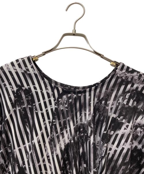 ISSEY MIYAKE（イッセイミヤケ）ISSEY MIYAKE (イッセイミヤケ) ストレッチカットソー ブラック サイズ:2の古着・服飾アイテム