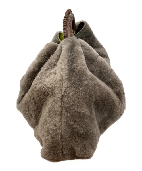 Accessoires De Mademoiselle（アクセソワ・ドゥ・マドモアゼル）Accessoires De Mademoiselle (アクセソワ・ドゥ・マドモアゼル) ムートンバッグ グレーの古着・服飾アイテム