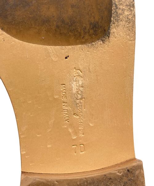 Salvatore Ferragamo（サルヴァトーレ フェラガモ）Salvatore Ferragamo (サルヴァトーレ フェラガモ) studded bow slide sandals 10985 ホワイト サイズ:7の古着・服飾アイテム