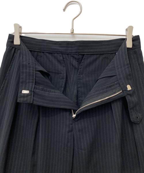 rin（リン）rin (リン) ストライプツータックスラックス ブラック サイズ:Sの古着・服飾アイテム