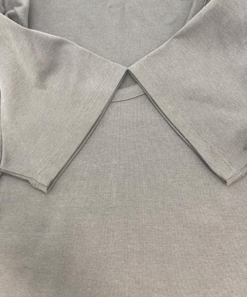 FRAY ID（フレイ アイディー）FRAY ID (フレイ アイディー) ラウンドネックTシャツ　FWCT251107 グレー サイズ:F 未使用品の古着・服飾アイテム