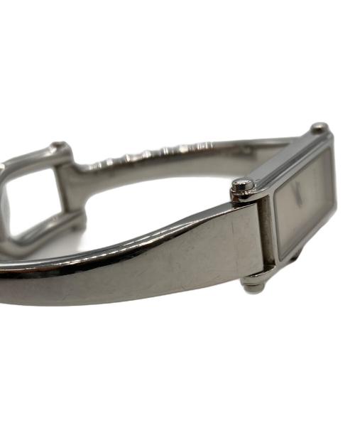 GUCCI（グッチ）GUCCI (グッチ) バングルウォッチ　1500L ホワイトの古着・服飾アイテム