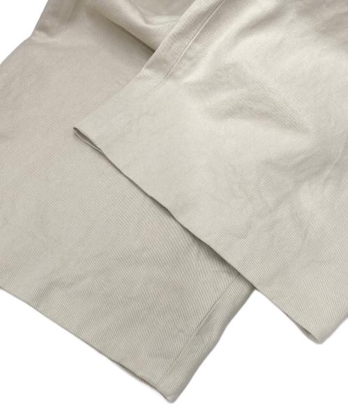 6(ROKU) BEAUTY&YOUTH（ロク ビューティーアンドユース）6(ROKU) BEAUTY&YOUTH (ロク ビューティーアンドユース) COTTON RAYON BIG PANTS 8614-299-0549 ベージュ サイズ:36の古着・服飾アイテム