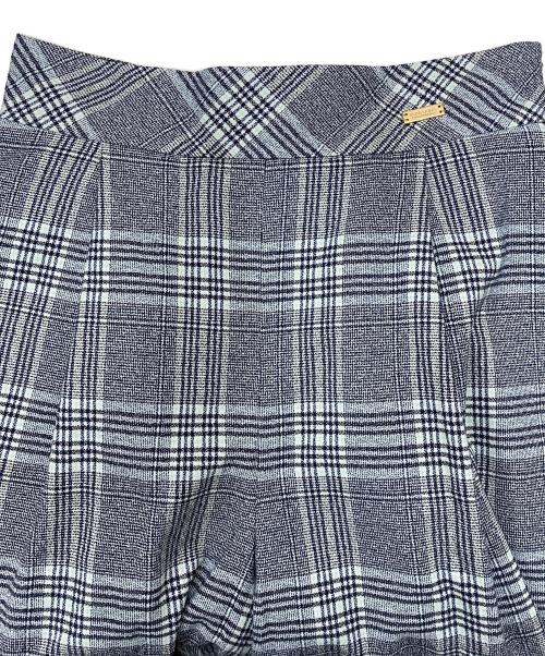 BURBERRY BLUE LABEL（バーバリー ブルー レーベル）BURBERRY BLUE LABEL (バーバリーロンドンブルーレーベル) ショートパンツ 55R25-325-29 ブルー サイズ:36の古着・服飾アイテム