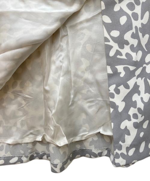 Pinky & Dianne（ピンキーアンドダイアン）Pinky & Dianne (ピンキーアンドダイアン) アブストラクトドットプリントスカート 031-4220926 グレー サイズ:36の古着・服飾アイテム