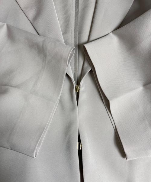 LE CIEL BLEU（ルシェルブルー）LE CIEL BLEU (ルシェルブルー) Hook Eye Blazer Shirt ライトグレー サイズ:36 未使用品の古着・服飾アイテム