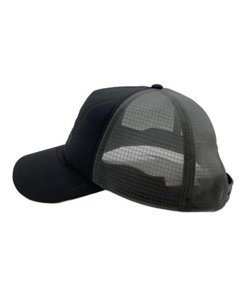 ARC'TERYX（アークテリクス）ARC'TERYX (アークテリクス) Bird Word Trucker Curved ブラック×グレー サイズ:FREEの古着・服飾アイテム