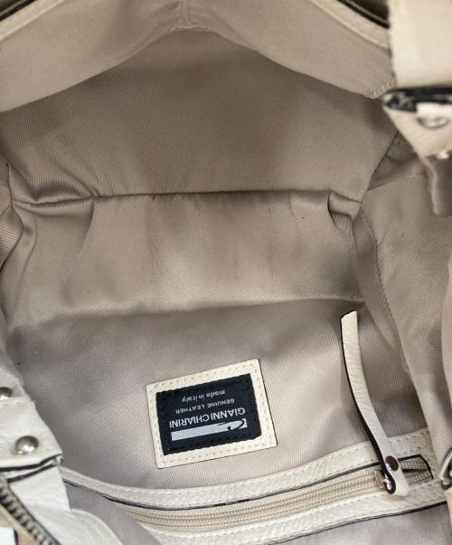 GIANNI CHIARINI（ジャンニ キアリーニ）GIANNI CHIARINI (ジャンニ キアリーニ) 2WAYショルダーバッグ ベージュの古着・服飾アイテム