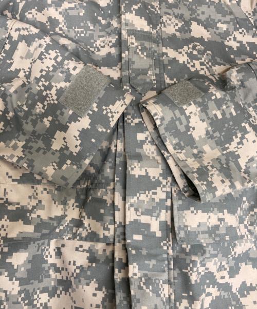 US ARMY（ユーエスアーミー）US ARMY (ユーエスアーミー) ECWCS UNIVERSAL CAMO GORE-TEX PARKA グリーン サイズ:SMALL-SHORT (S)の古着・服飾アイテム