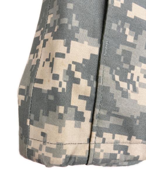 US ARMY（ユーエスアーミー）US ARMY (ユーエスアーミー) ECWCS UNIVERSAL CAMO GORE-TEX PARKA グリーン サイズ:SMALL-SHORT (S)の古着・服飾アイテム