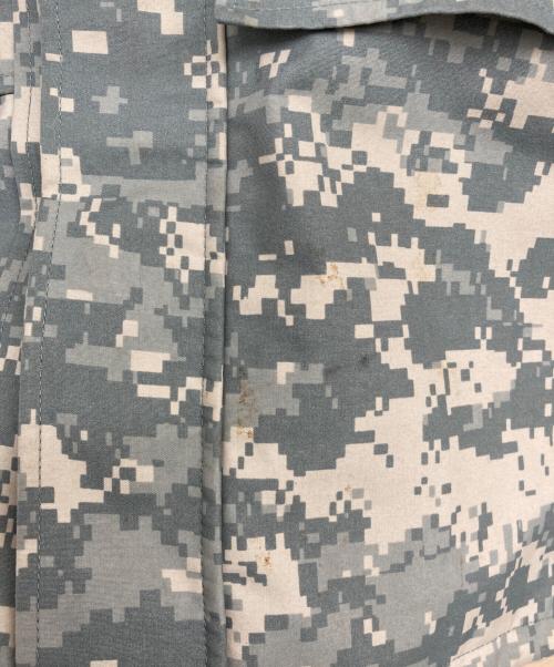 US ARMY（ユーエスアーミー）US ARMY (ユーエスアーミー) ECWCS UNIVERSAL CAMO GORE-TEX PARKA グリーン サイズ:SMALL-SHORT (S)の古着・服飾アイテム