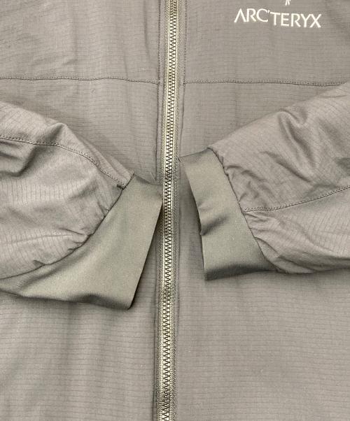 ARC'TERYX（アークテリクス）ARC'TERYX (アークテリクス) ATOM AR HOODY 14648-91226 ブラック サイズ:Mの古着・服飾アイテム