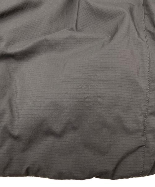 ARC'TERYX（アークテリクス）ARC'TERYX (アークテリクス) ATOM AR HOODY 14648-91226 ブラック サイズ:Mの古着・服飾アイテム