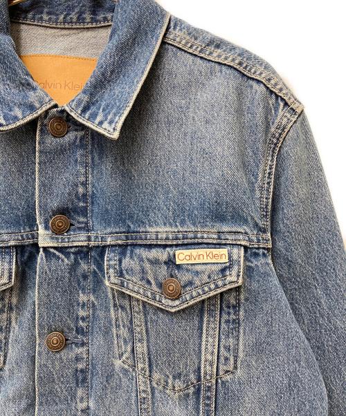 Calvin Klein（カルバンクライン）Calvin Klein (カルバンクライン) ウォッシュ加工デニムジャケット 40TM715 インディゴ サイズ:Sの古着・服飾アイテム