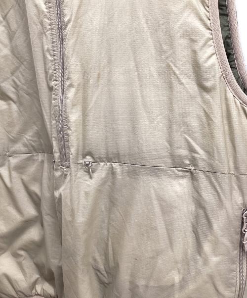 DAIWA PIER39（ダイワ ピア39）DAIWA PIER39 (ダイワ ピア39) TECH REVERSIBLE PULLOVER PUFF VEST グリーン サイズ:Fの古着・服飾アイテム