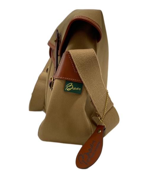 brady（ブレディ）brady (ブレディ) ARIEL TROUT SMALL ベージュの古着・服飾アイテム