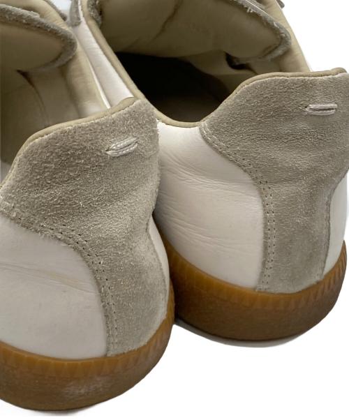 Maison Margiela（メゾンマルジェラ）Maison Margiela (メゾンマルジェラ) REPLICA ジャーマントレーナー ホワイト サイズ:35の古着・服飾アイテム