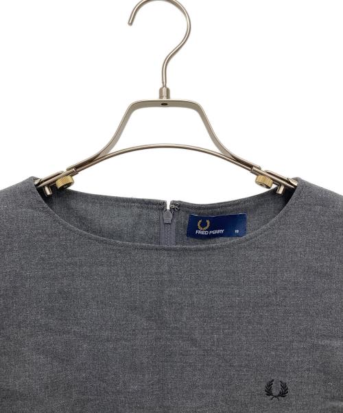 FRED PERRY（フレッドペリー）FRED PERRY (フレッドペリー) 切替ワンピース　F8443 グレー サイズ:10の古着・服飾アイテム