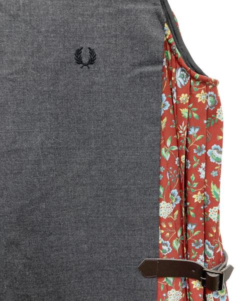 FRED PERRY（フレッドペリー）FRED PERRY (フレッドペリー) 切替ワンピース　F8443 グレー サイズ:10の古着・服飾アイテム