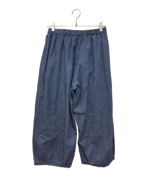 Marble SUD（マーブルシュッド）Marble SUD (マーブルシュッド) ヒッコリー裾タックボリュームパンツ スカイブルー サイズ:Freeの古着・服飾アイテム