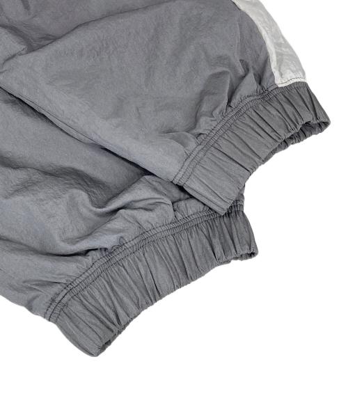 NIKE（ナイキ）NIKE (ナイキ) AS M NSW SWOOSH PANT CJ4878-073 グレー サイズ:Mの古着・服飾アイテム