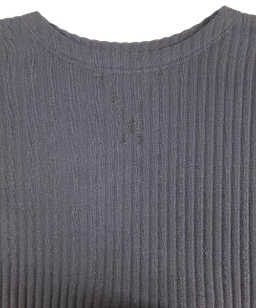 me ISSEY MIYAKE（ミーイッセイ ミヤケ）me ISSEY MIYAKE (ミーイッセイ ミヤケ) プリーツプルオーバースウェット MI41JJ401 ブラック サイズ:サイズ表記なしの古着・服飾アイテム