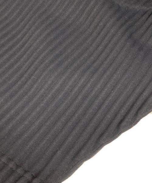 me ISSEY MIYAKE（ミーイッセイ ミヤケ）me ISSEY MIYAKE (ミーイッセイ ミヤケ) プリーツプルオーバースウェット MI41JJ401 ブラック サイズ:サイズ表記なしの古着・服飾アイテム