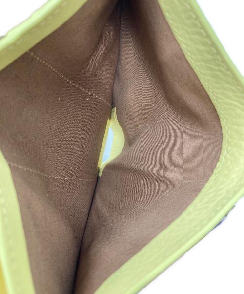 IL BISONTE（イル ビゾンテ）IL BISONTE (イル ビゾンテ) 2つ折り財布　ssw014 pv0001 イエローの古着・服飾アイテム