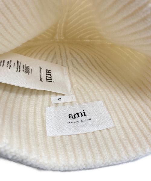 AMI Alexandre Mattiussi（アミアレクサンドルマテュッシ）AMI Alexandre Mattiussi (アミアレクサンドルマテュッシ) ロゴ刺繍ニットキャップ ホワイトの古着・服飾アイテム