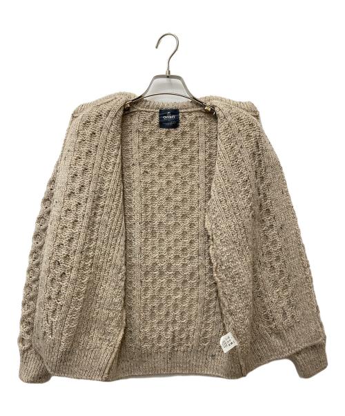 aran WOOLLEN MILLS（アラン ウーレンミルズ）aran WOOLLEN MILLS (アラン ウーレンミルズ) ケーブル編み丸首カーディガン ベージュ サイズ:表記なしの古着・服飾アイテム