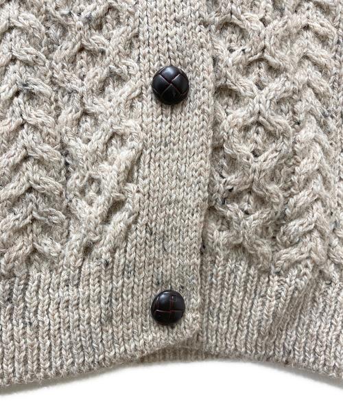 aran WOOLLEN MILLS（アラン ウーレンミルズ）aran WOOLLEN MILLS (アラン ウーレンミルズ) ケーブル編み丸首カーディガン ベージュ サイズ:表記なしの古着・服飾アイテム