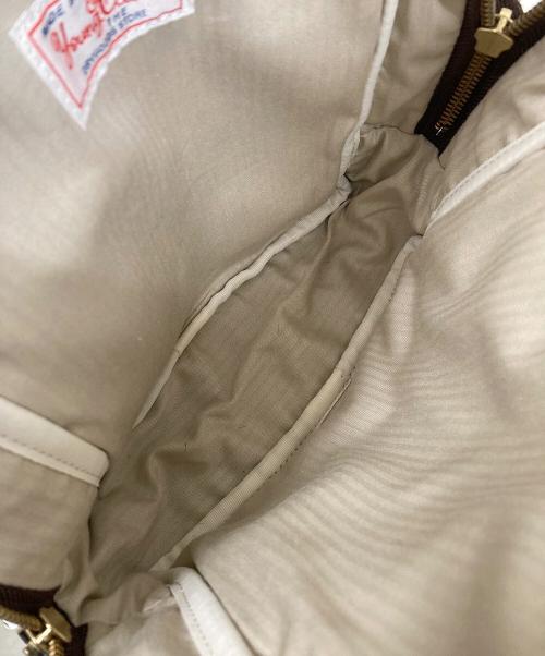 YOUNG & OLSEN The DRYGOODS STORE（ヤングアンドオルセン ザ ドライグッズストア）YOUNG & OLSEN The DRYGOODS STORE (ヤングアンドオルセン ザ ドライグッズストア) FRAMeWORK (フレームワーク) 別注ボトルバッグ ブラウンの古着・服飾アイテム