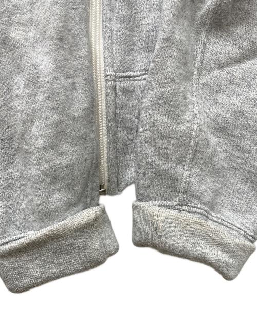PLAY COMME des GARCONS（プレイコムデギャルソン）PLAY COMME des GARCONS (プレイコムデギャルソン) ハートロゴジップパーカー AZ-T167 グレー サイズ:Sの古着・服飾アイテム