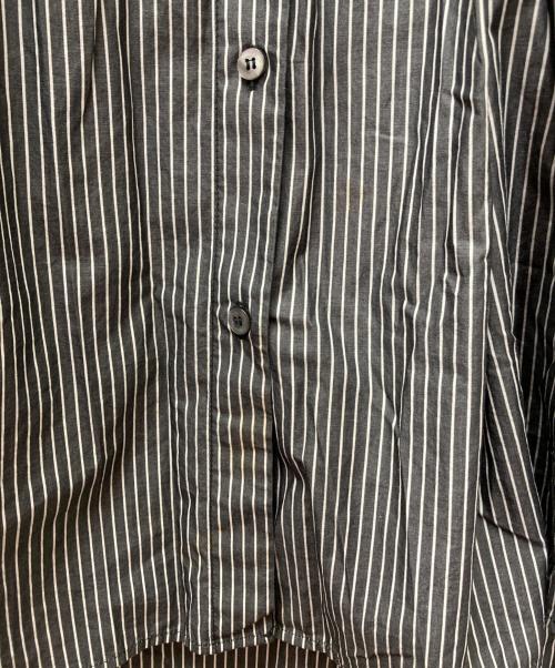 MM6 Maison Margiela（エムエムシックスメゾンマルジェラ）MM6 Maison Margiela (エムエムシックスメゾンマルジェラ) ストライプロングスリーブシャツ　S32DL0223 グレー サイズ:40の古着・服飾アイテム