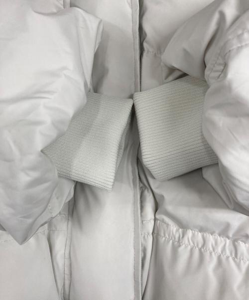 FRAY ID（フレイ アイディー）FRAY ID (フレイ アイディー) フードドロストショートダウンコート ホワイトの古着・服飾アイテム