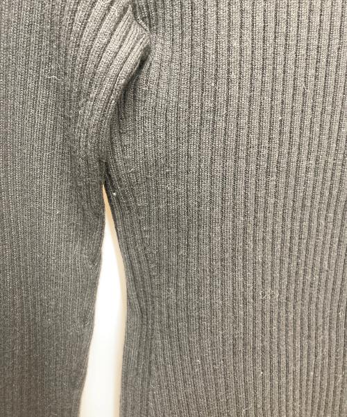 FRAY ID（フレイ アイディー）FRAY ID (フレイ アイディー) チュールプリーツスカートコンビリブニットワンピ ブラックの古着・服飾アイテム